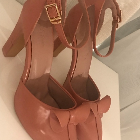 Rose pink heels pumps with bow detail - Picture 3 of 6